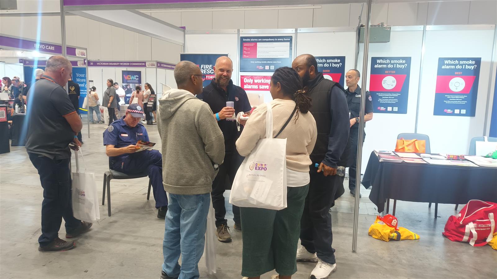 Geoff Kaandorp explains how the smoke alarm for people who are Deaf or hard of hearing works.